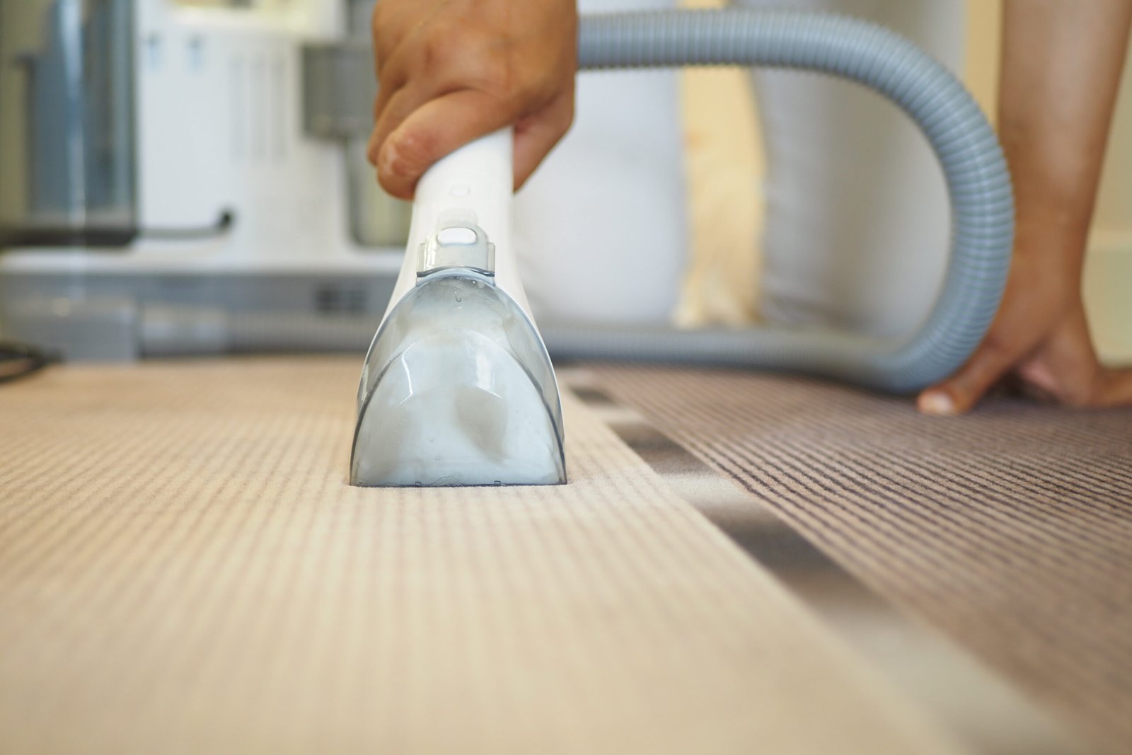 aspirateur-tapis-moquette-entreprise-de-nettoyage